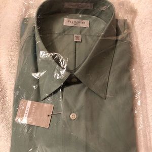 NWT...Van Heusen dress shirt